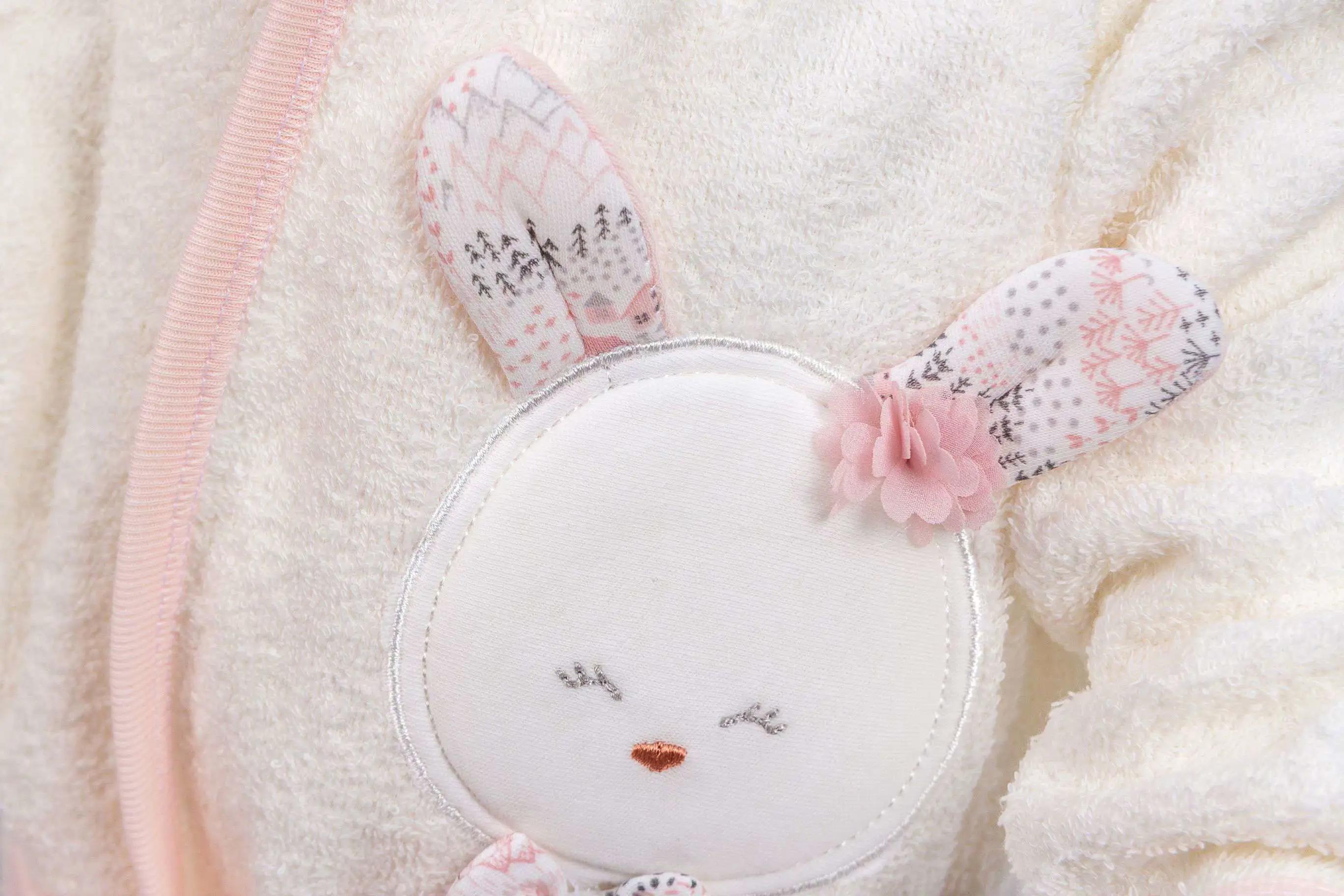 Sevimli Tavşan Serisi Bebek Bornoz Takımı Kız Organik Anti Bakteriyel Özel Dikişli Somon